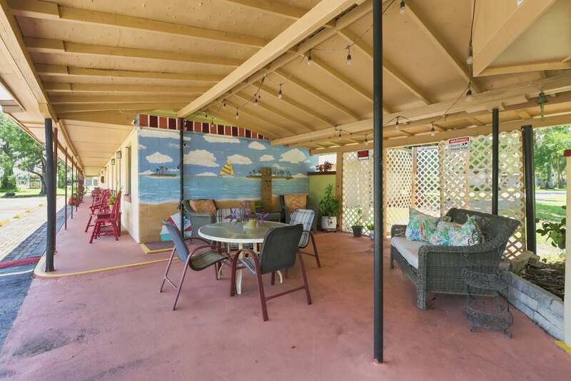 Bell Villa Motel exterior