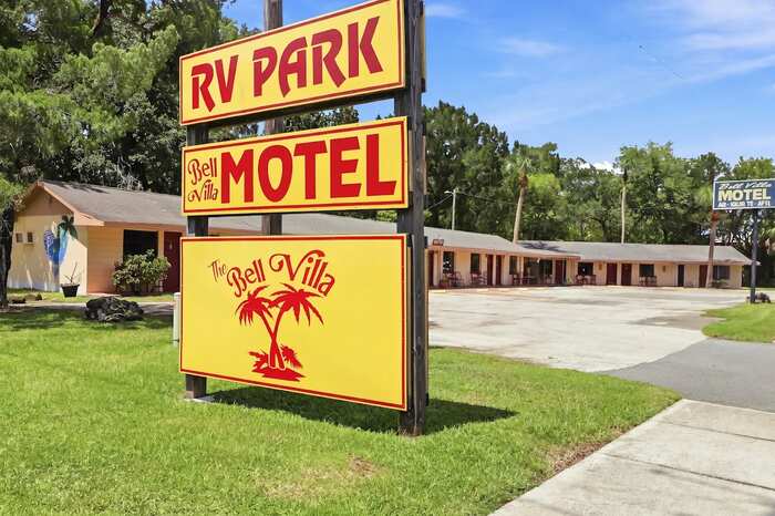 RV Park & Bell Villa Motel signage
